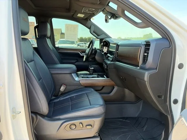 Used 2023 IRIDESCENT PEARL TRICOAT Chevrolet High Country image 52