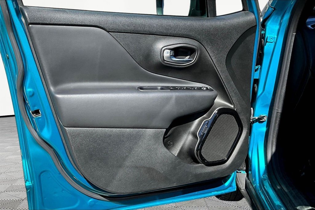 Used 2022 Teal Jeep Altitude image 20