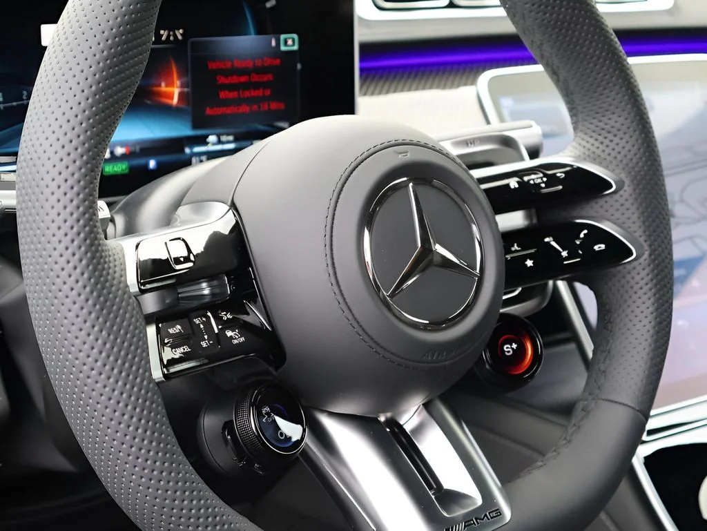 New 2025 MANUFAKTUR Moonlight White Metallic Mercedes-Benz S 63 E AMG® image 21