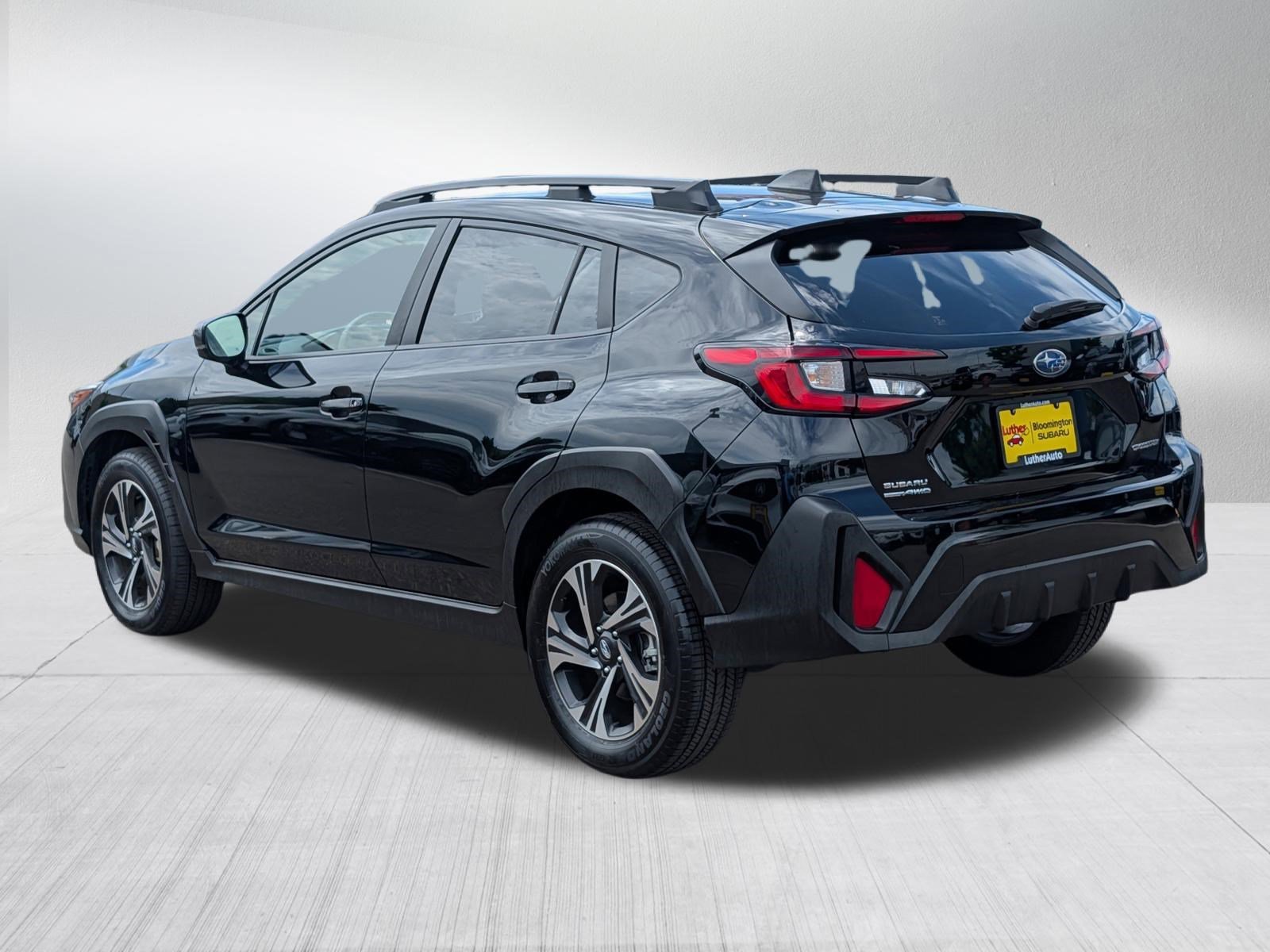 Used 2025 Crystal Black Silica Subaru Premium image 5