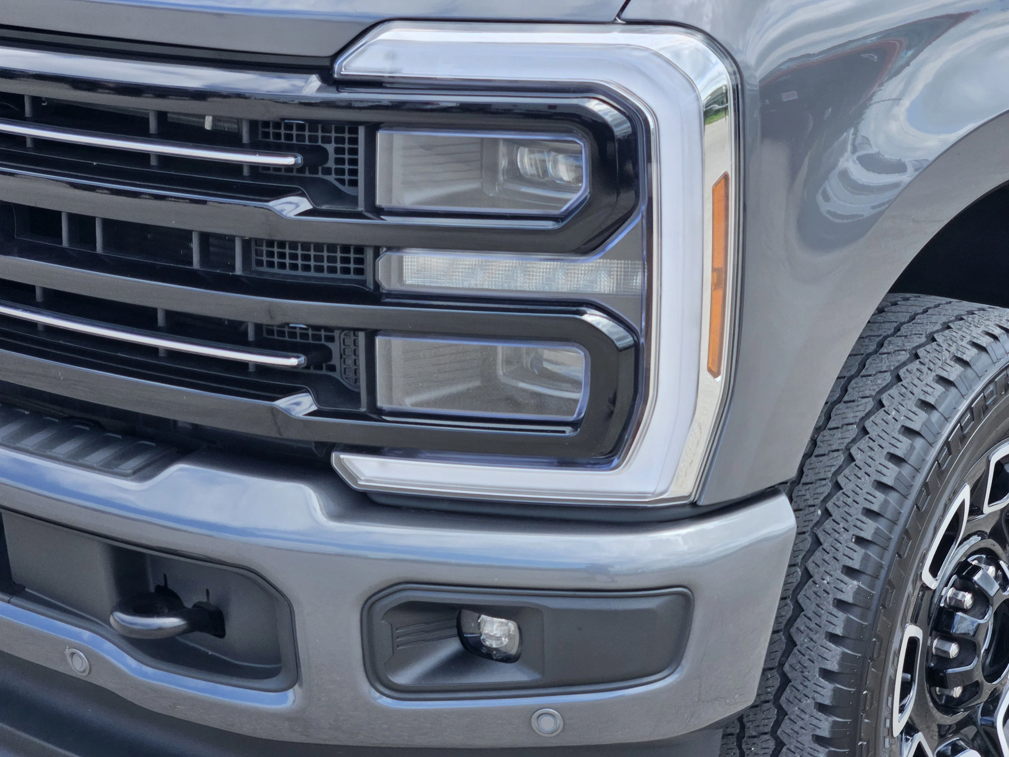 Used 2025  Ford Platinum image 8
