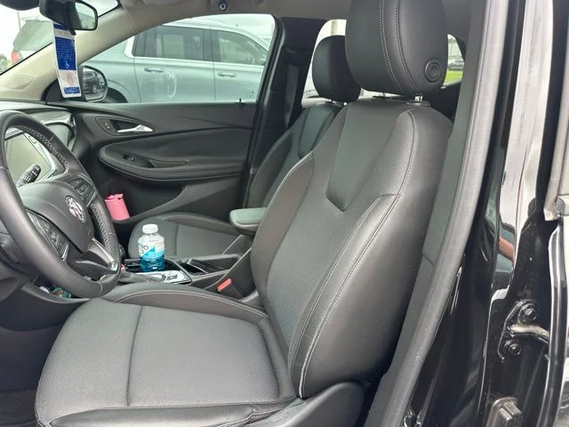 Used 2022 Black Buick Select image 27