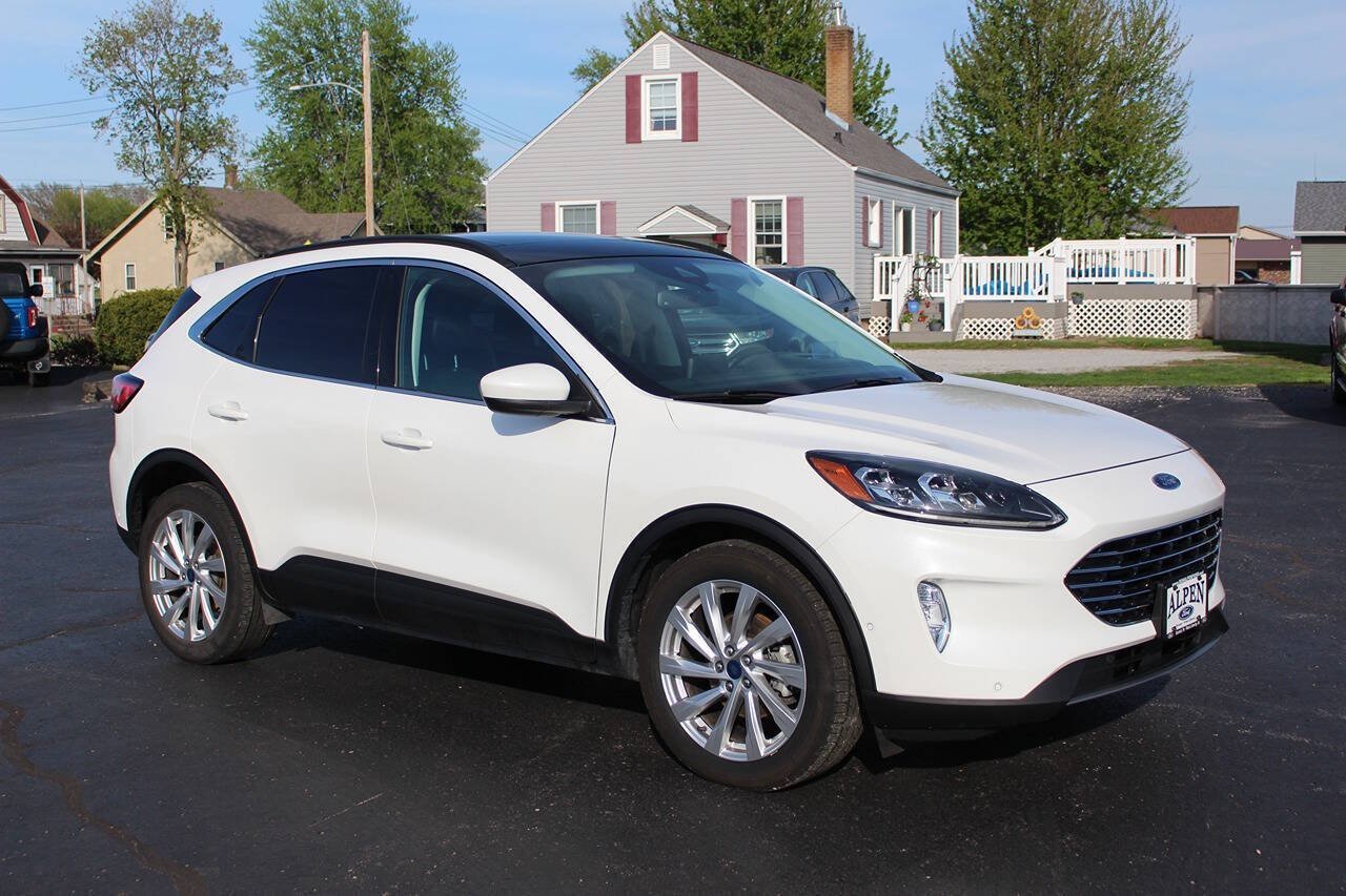 2021 Ford Escape Titanium AWD Hybrid's photo