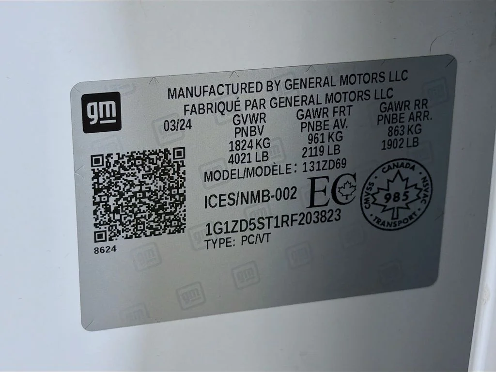 Used 2024 White Chevrolet LT image 28