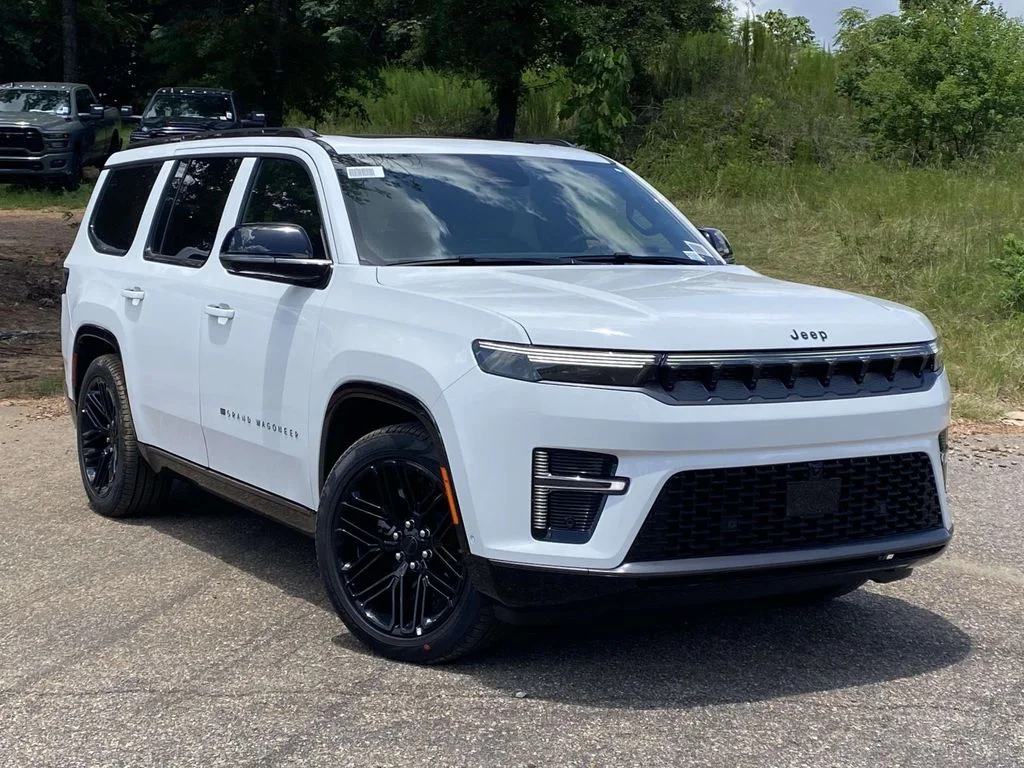 New 2026 Bright White Clear-Coat Exterior Paint Jeep Limited Reserve image 32