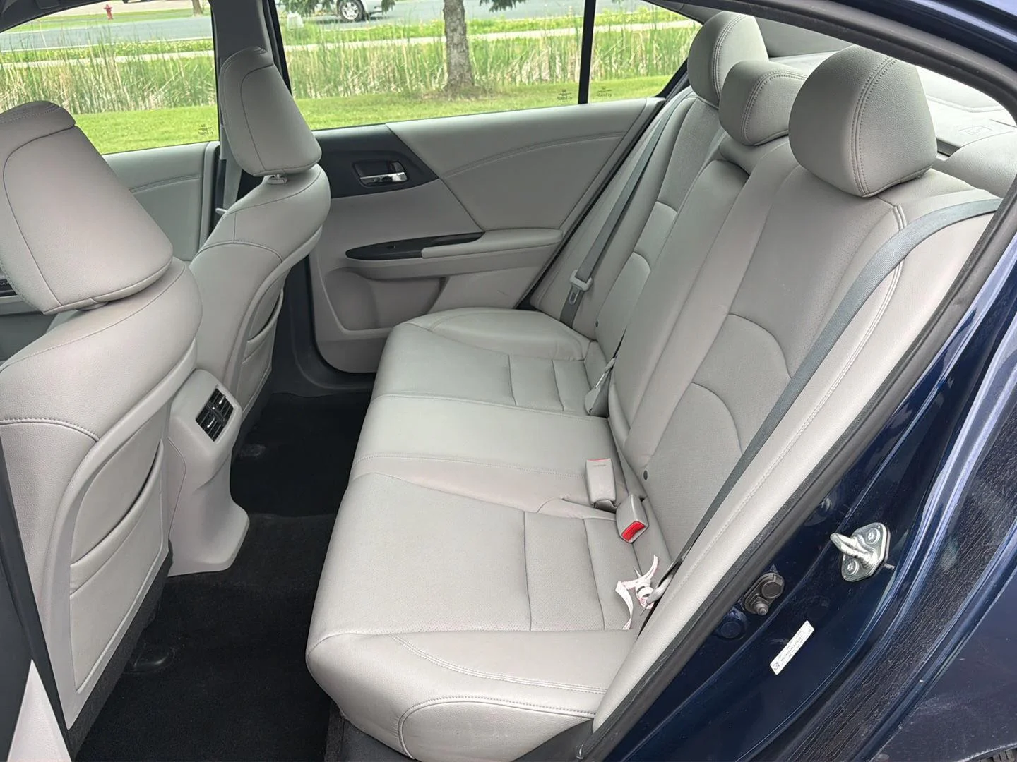 Used 2014 Obsidian Blue Pearl Honda EX-L image 19