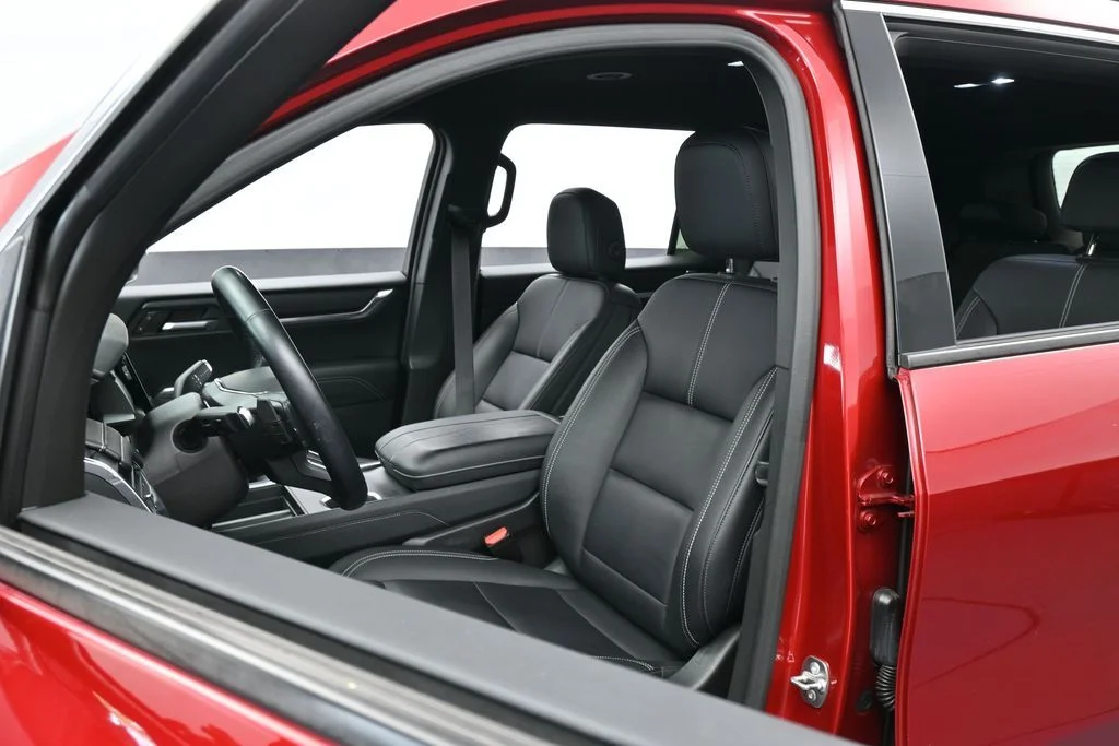 Used 2024 Volcanic Red Tintcoat GMC Elevation image 9