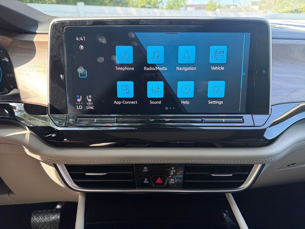 New 2026  Volkswagen SE w/Technology image 18