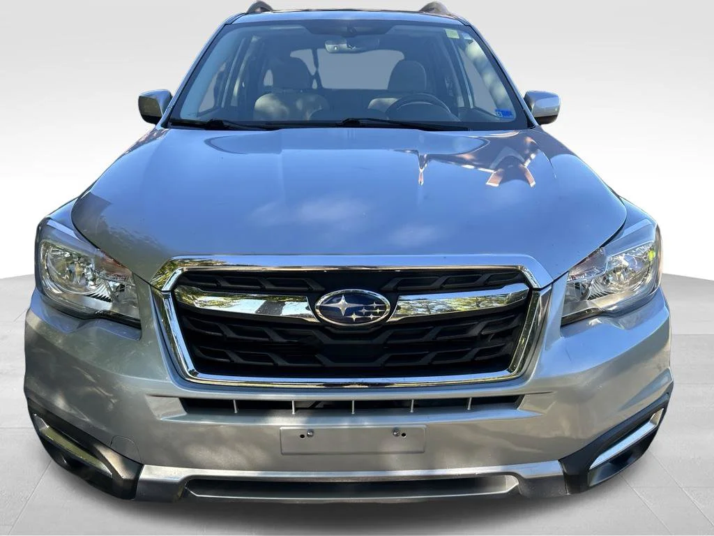 Used 2018 Silver Subaru 2.5i Premium image 11