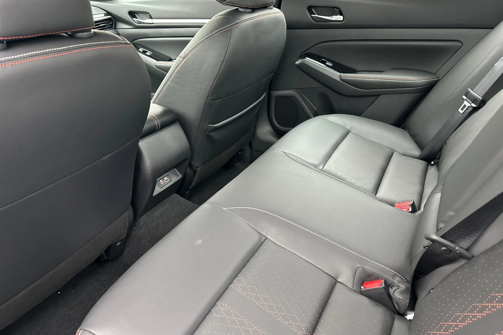 2025 Nissan Altima SR - Photo 12