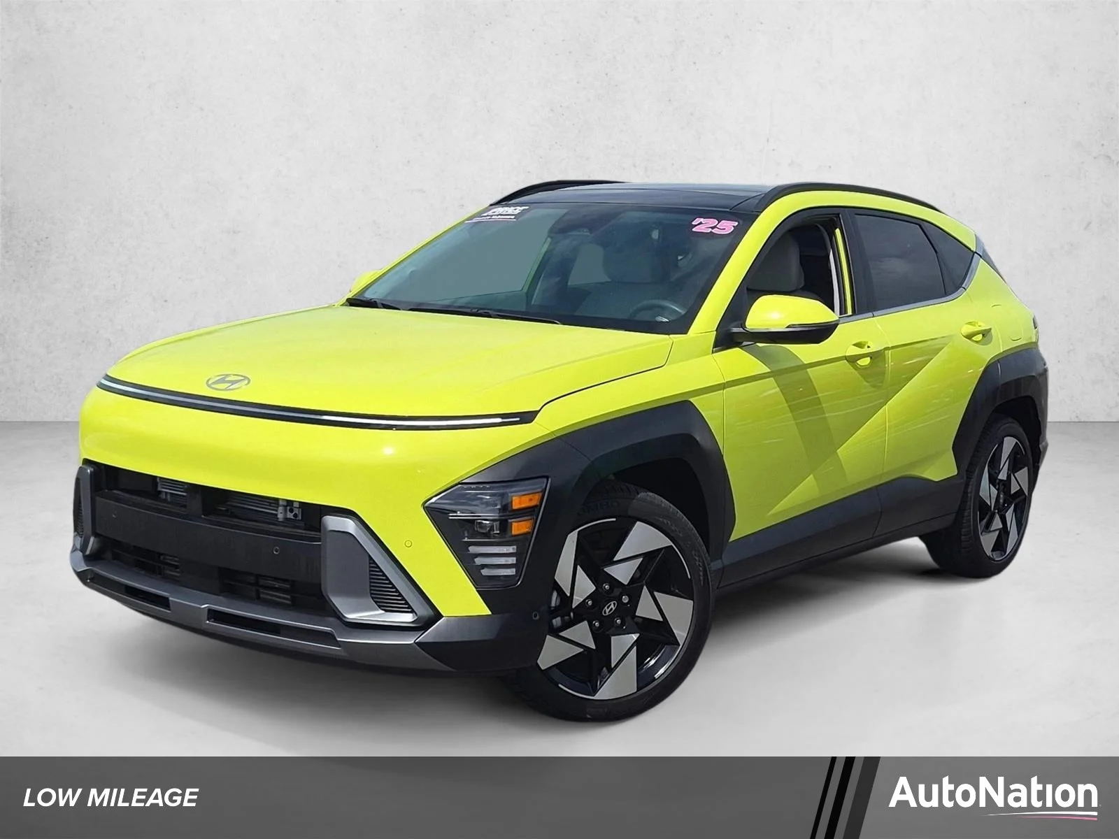 Used 2025 Neoteric Yellow Hyundai Limited image 1