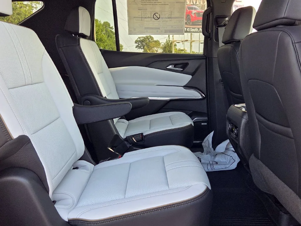 New 2026 Polar White Tricoat Chevrolet High Country image 42