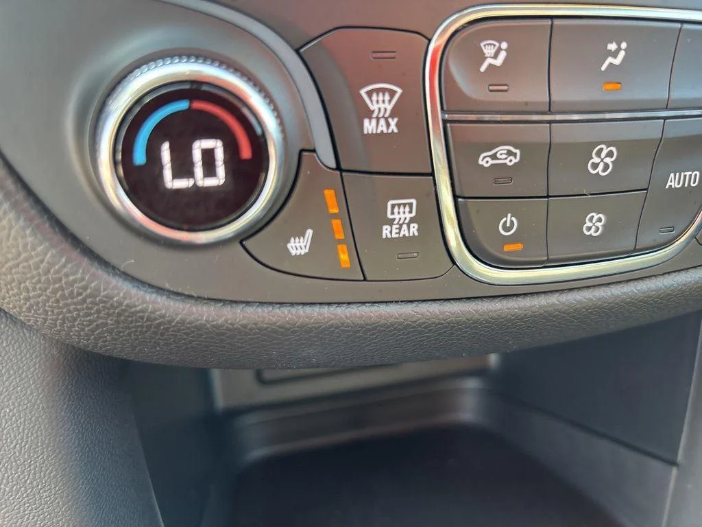 Used 2020 SUMMIT WHITE Chevrolet LT image 25