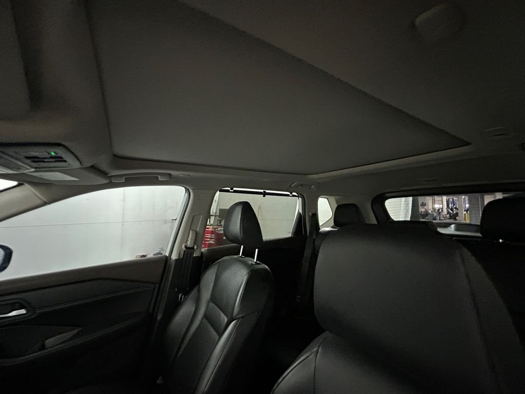 Used 2022 White Nissan SV image 25