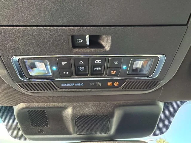 Used 2025 White Ford Platinum image 29