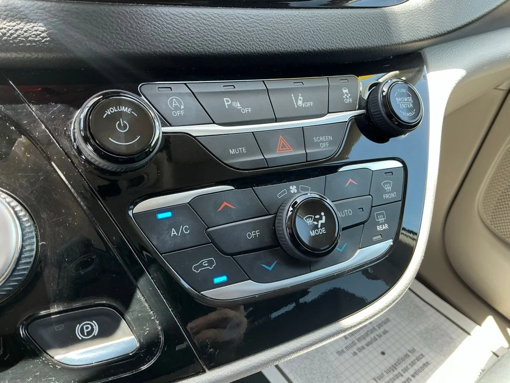 Used 2021 White Chrysler Touring L image 35