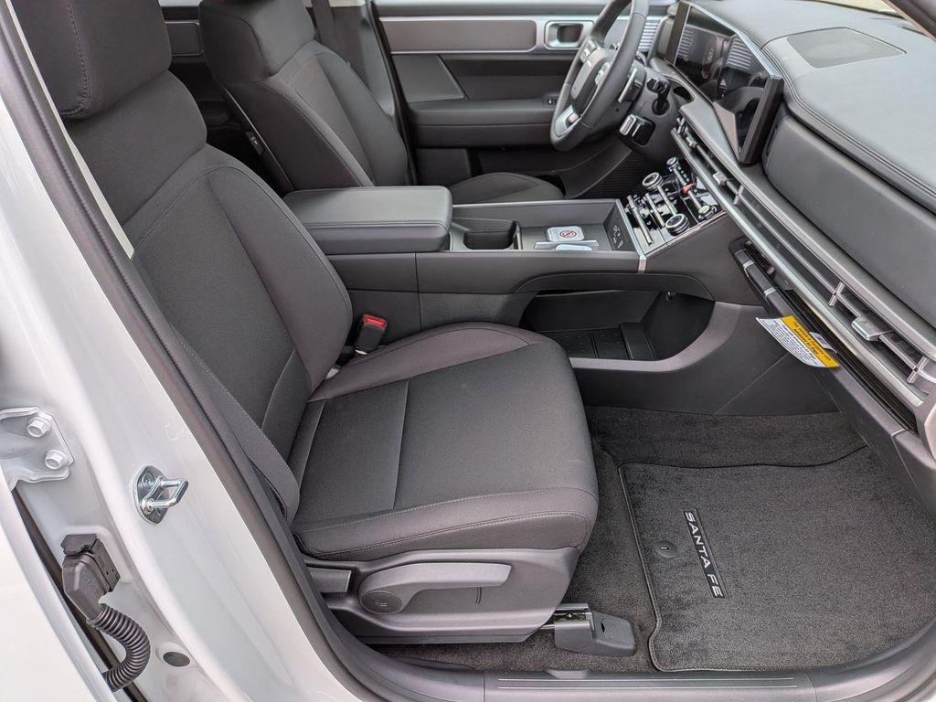 New 2026 White Hyundai SE AWD image 31