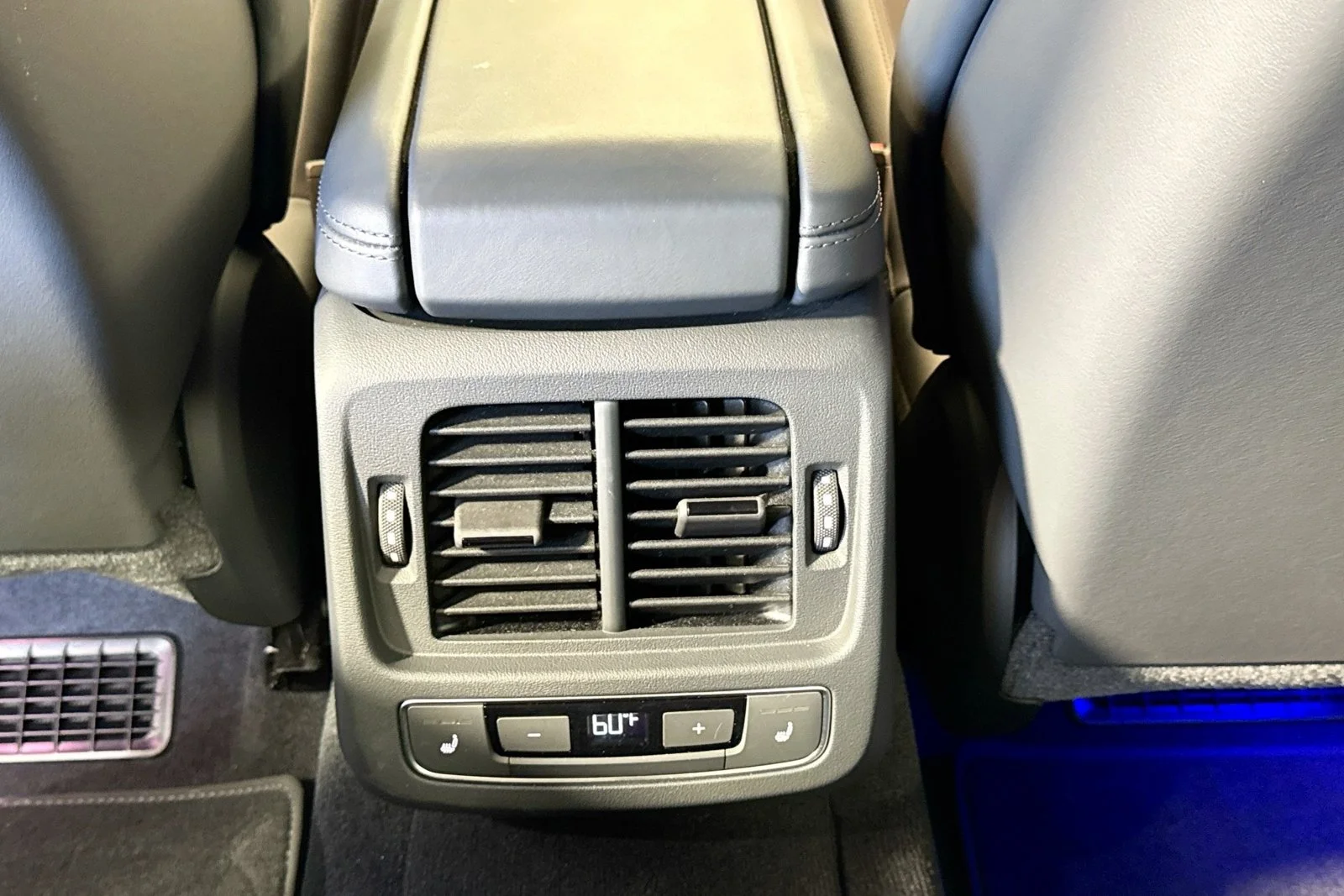 Used 2023 Black Audi  image 22