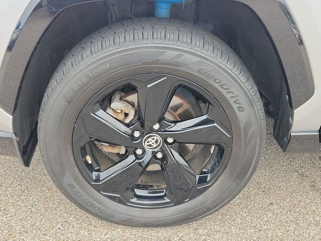 Certified Used 2019 Silver Sky Metallic Toyota XSE image 9
