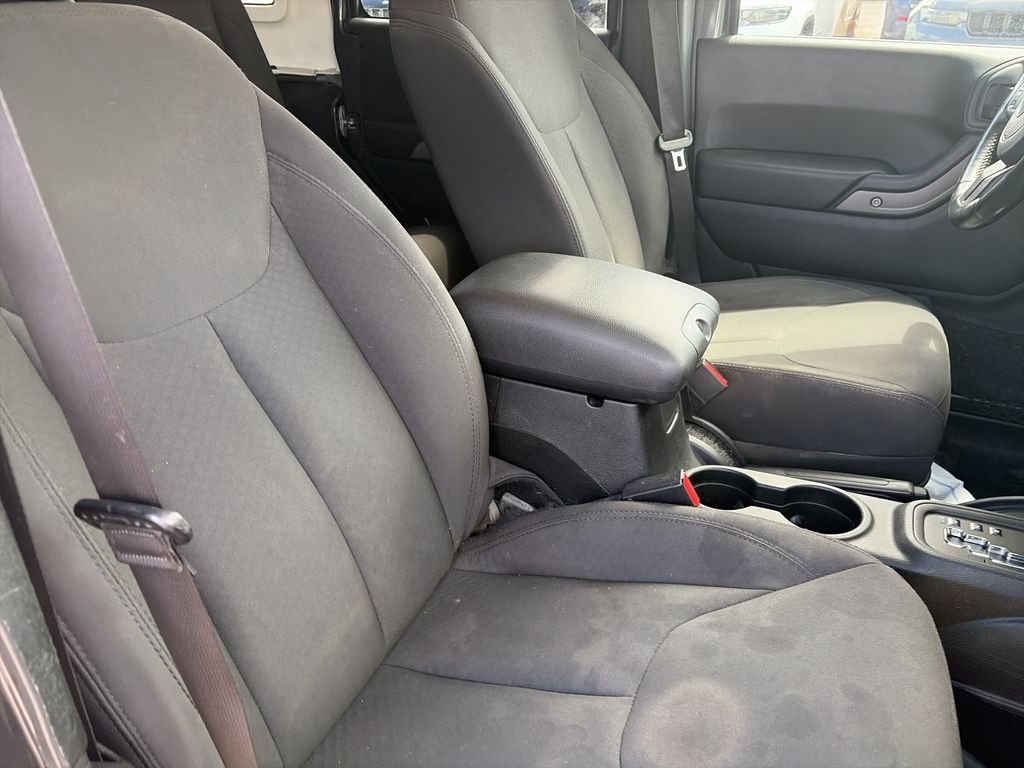 Used 2018 Gray Jeep Unlimited Sport image 30