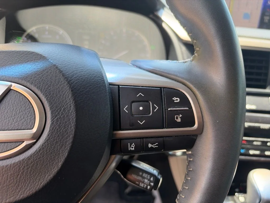 Used 2017 White Lexus 350 image 18