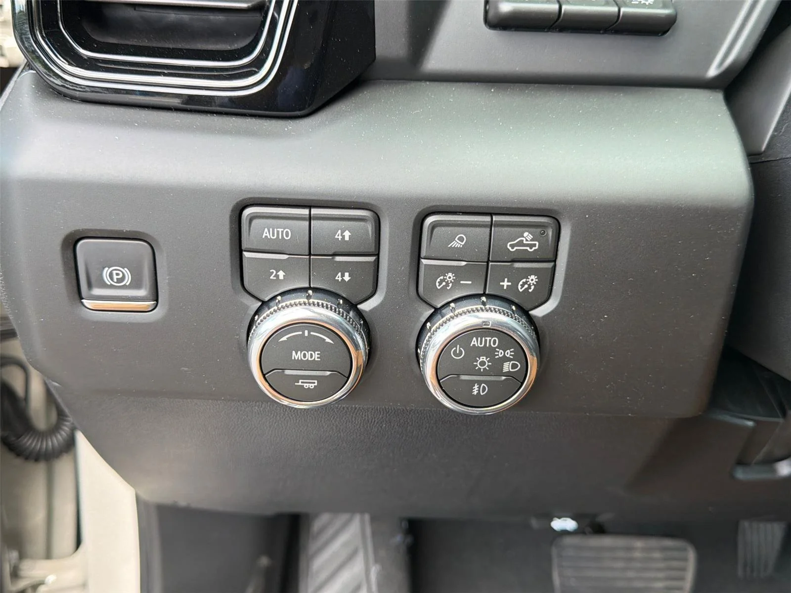 2026 GMC Sierra 2500HD AT4X - Photo 28