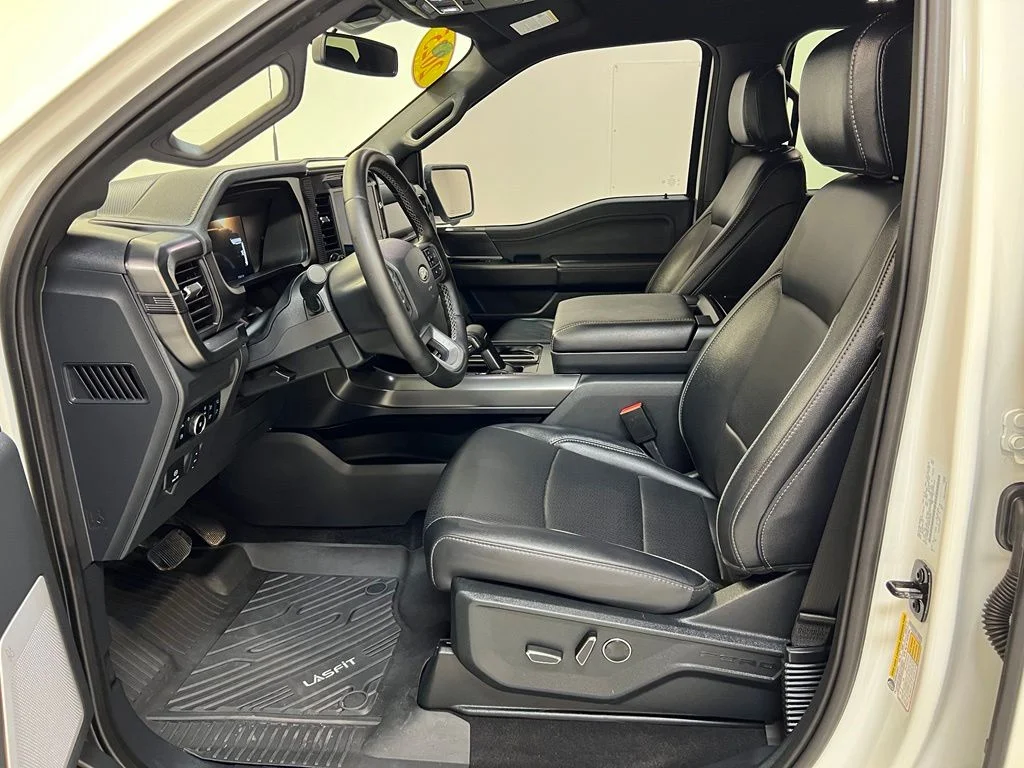 Used 2025 White Ford Lariat image 15