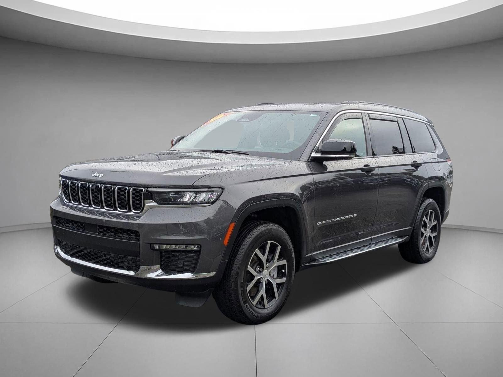 Used 2025 Baltic Gray Metallic Clearcoat Jeep Limited image 1