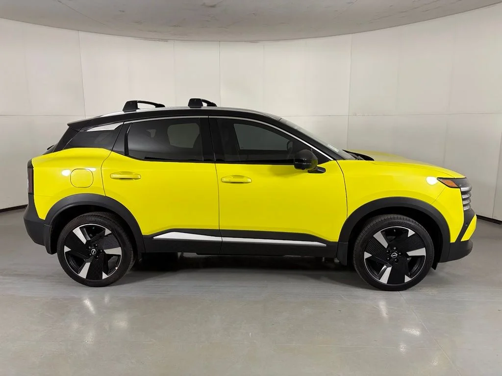 New 2026 Yuzu Yellow Metallic / Super Black Two-tone Nissan SR image 9