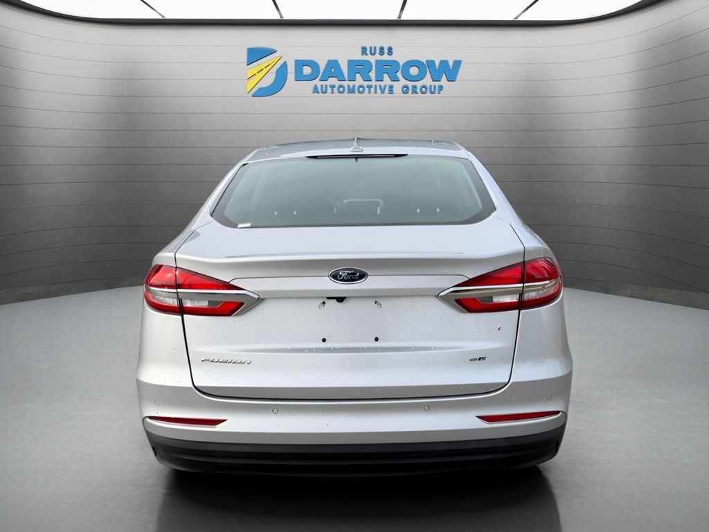 Used 2019 Silver Ford SE image 4