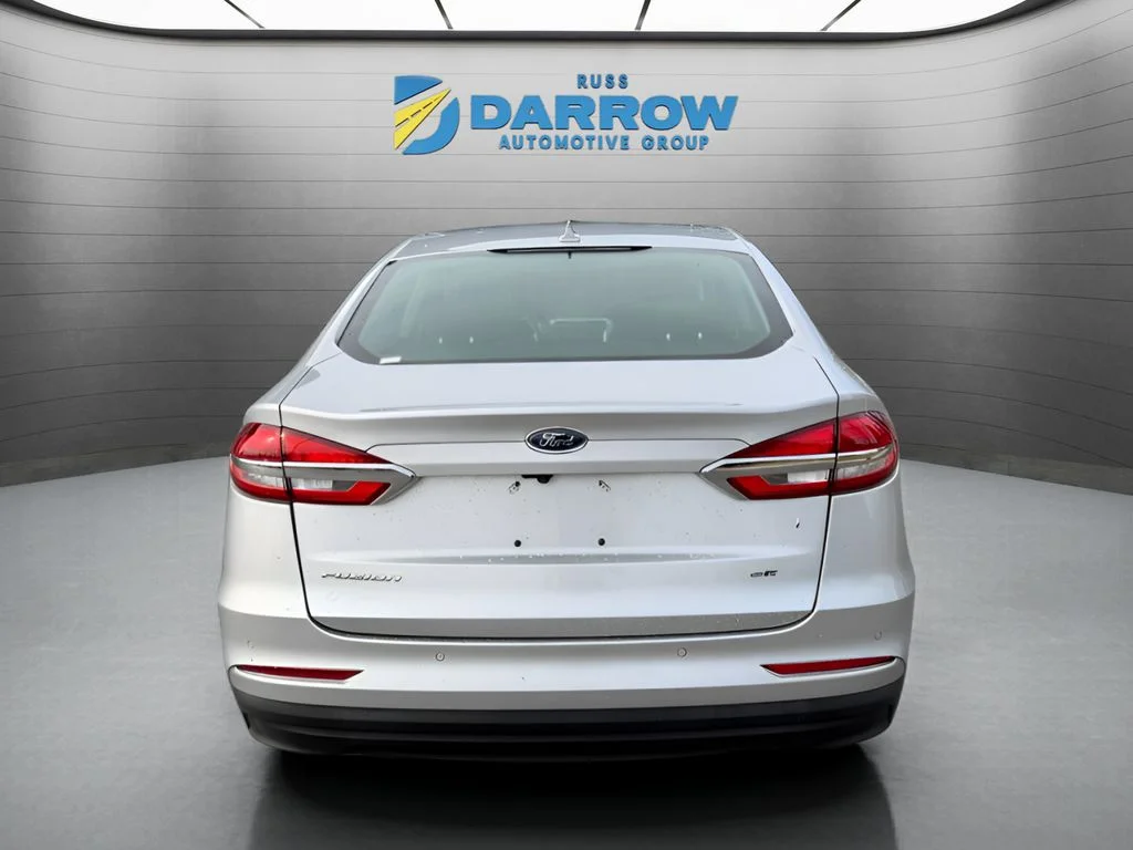 Used 2019 Silver Ford SE image 4
