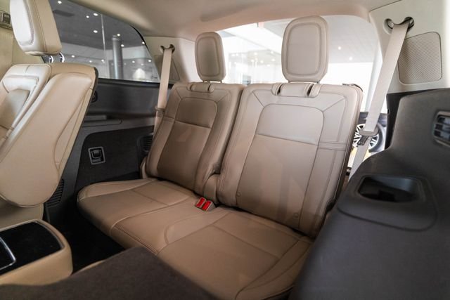 Used 2022 Blue Lincoln Grand Touring image 40