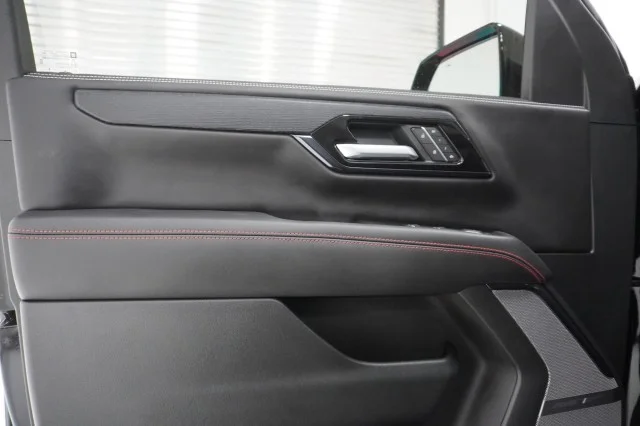 2026 GMC Yukon AT4 Ultimate - Photo 16