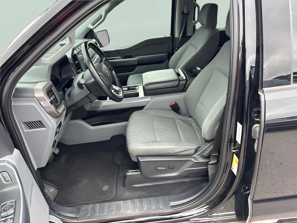Used 2024 Black Metallic Ford XLT image 9