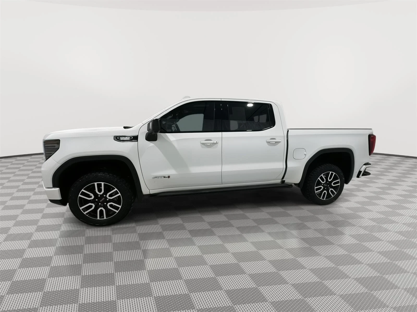 Used 2025 GMC Sierra 1500 AT4 with VIN 3GTUUEE80SG390629 for sale in Alexandria, Minnesota