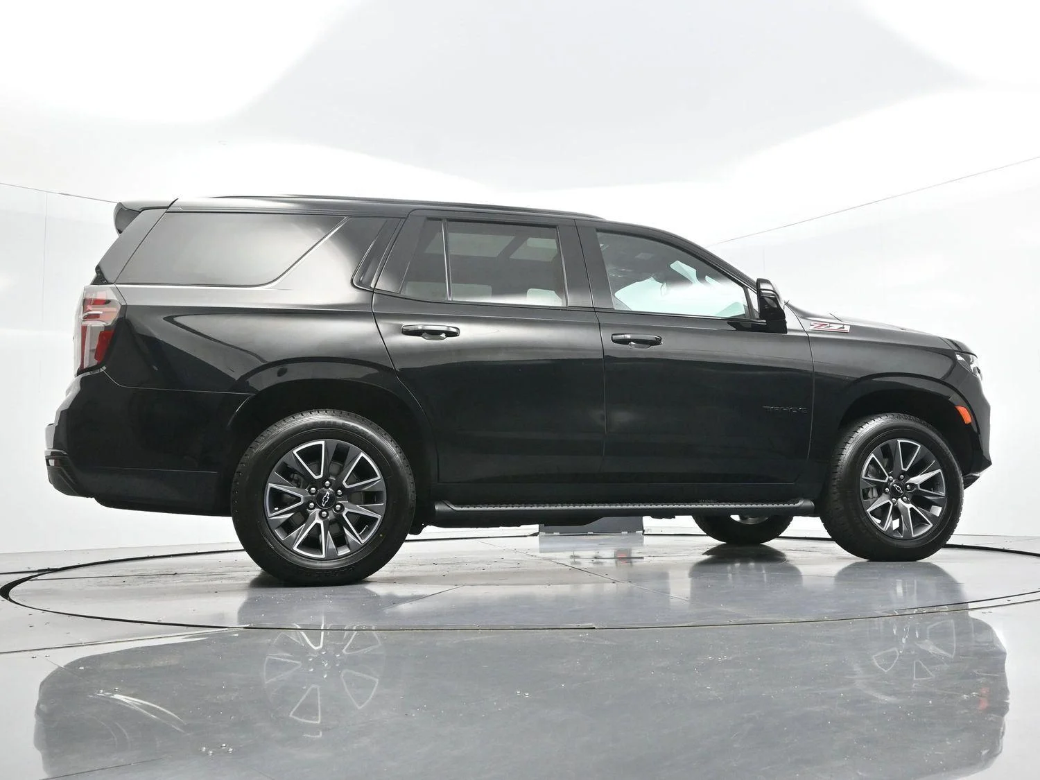 Used 2023 Black Chevrolet Z71 image 50