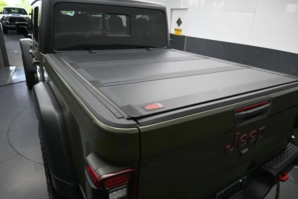 Used 2023 Sarge Green Clearcoat Jeep Rubicon image 37