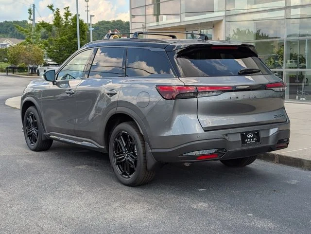 New 2027 2T GRPT SHDW INFINITI SPORT image 3