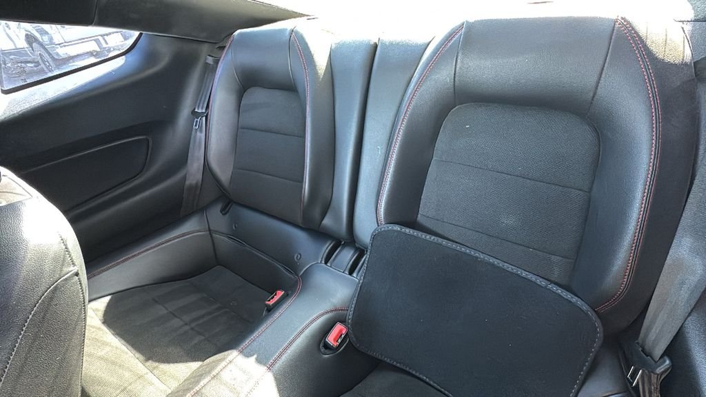 Used 2019 Silver Ford GT Premium image 24