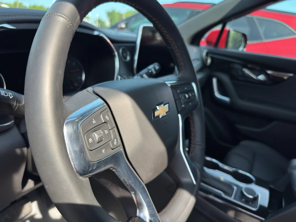 Used 2025 Radiant Red Tintcoat Chevrolet Premier image 10