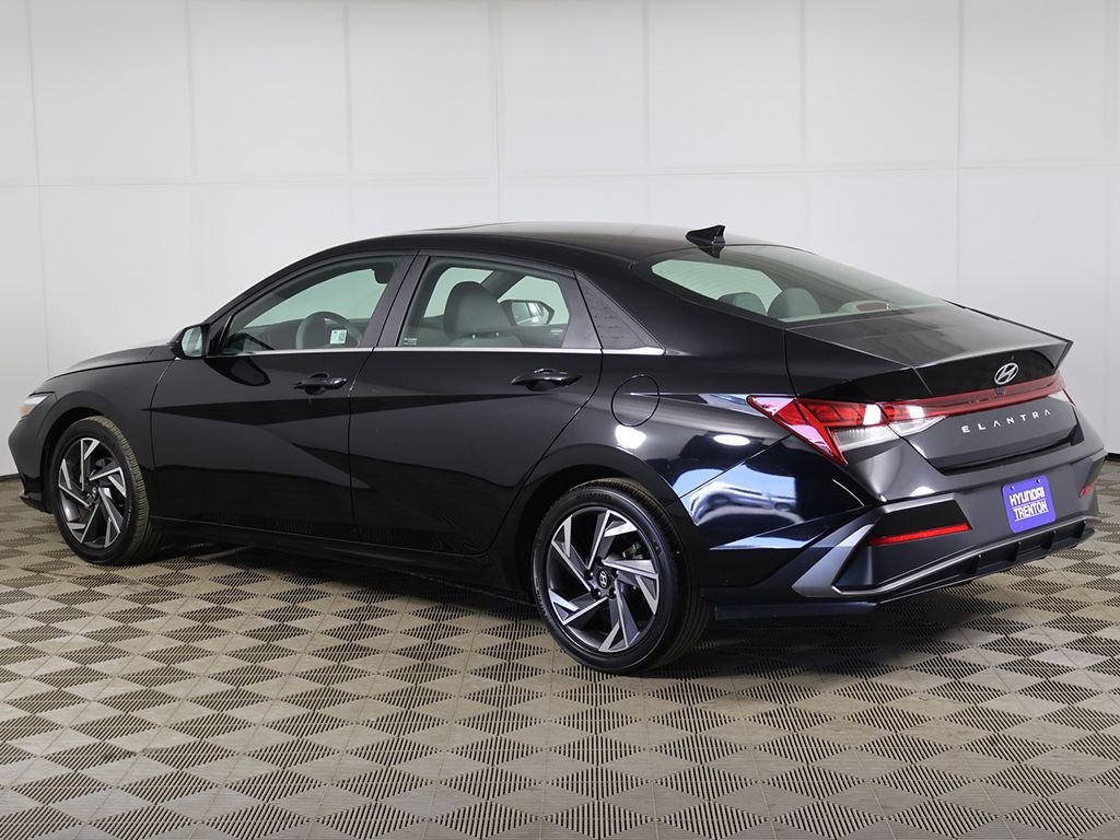 2024 Hyundai Elantra SEL - Photo 10