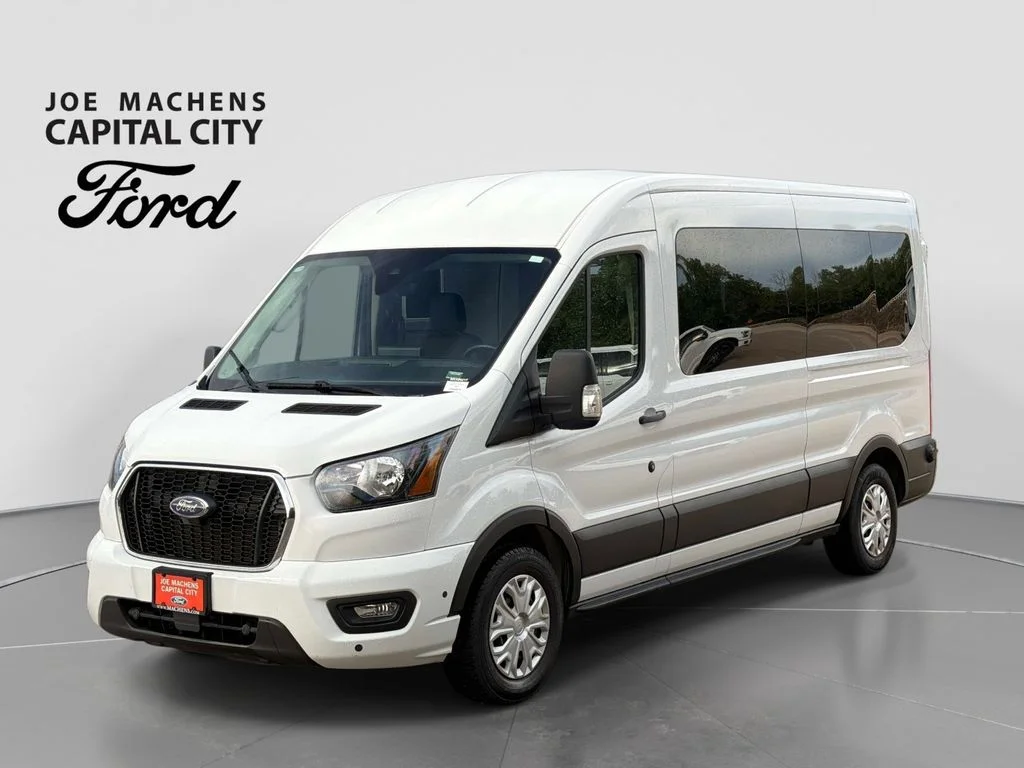 Used 2024 Oxford White Ford XLT image 9