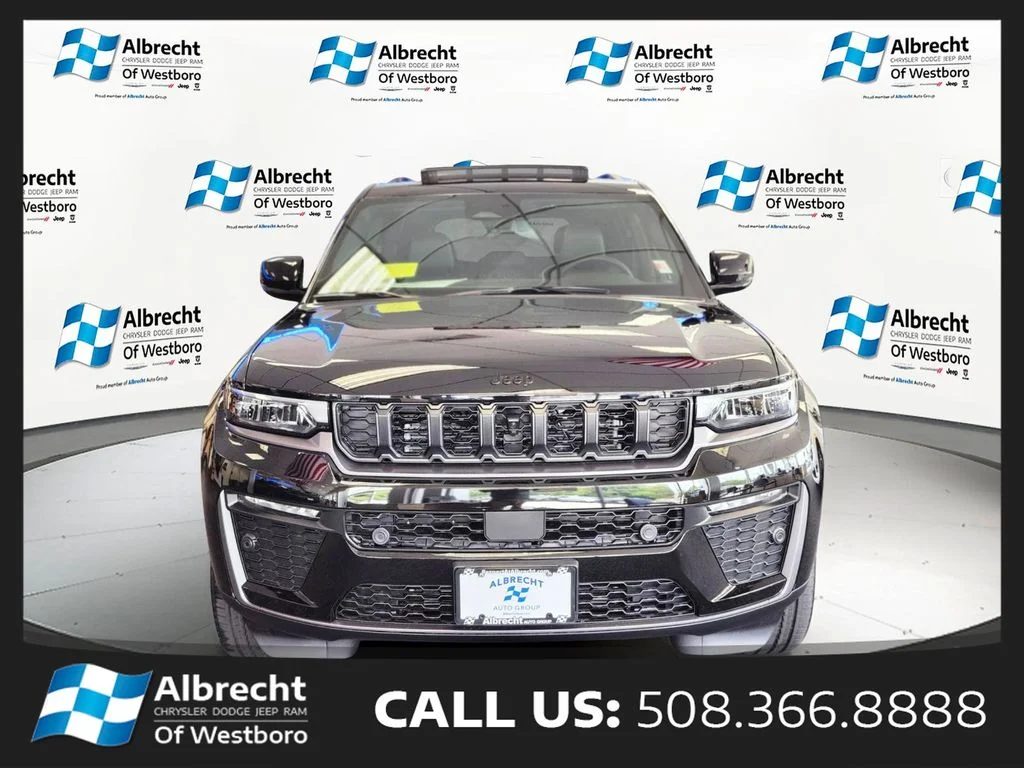 New 2026 Diamond Black Crystal Pearl-Coat Exterior Paint Jeep  image 6