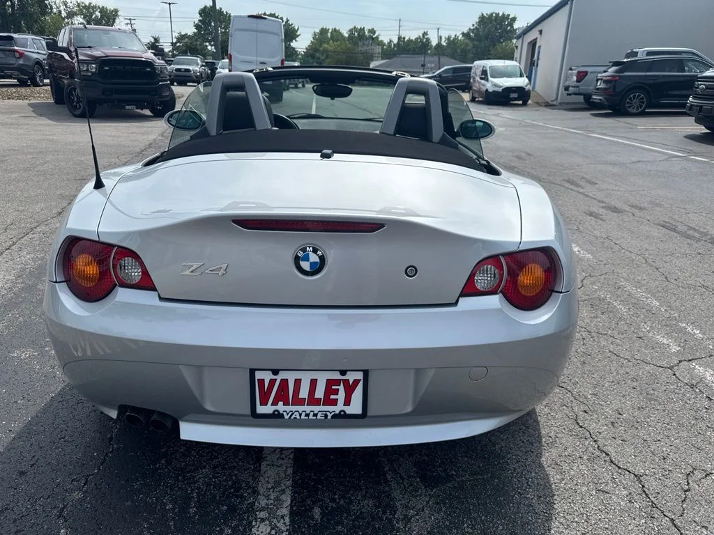 Used 2004 Gray BMW 2.5i image 5