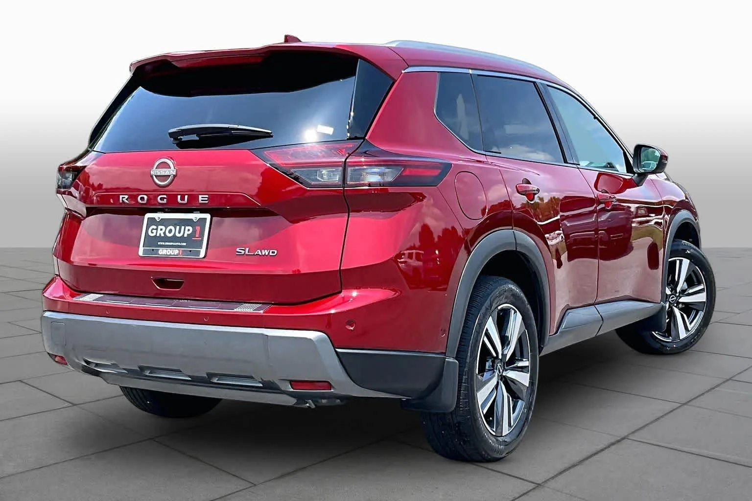 Used 2024 Scarlet Ember Tintcoat Nissan SL image 12