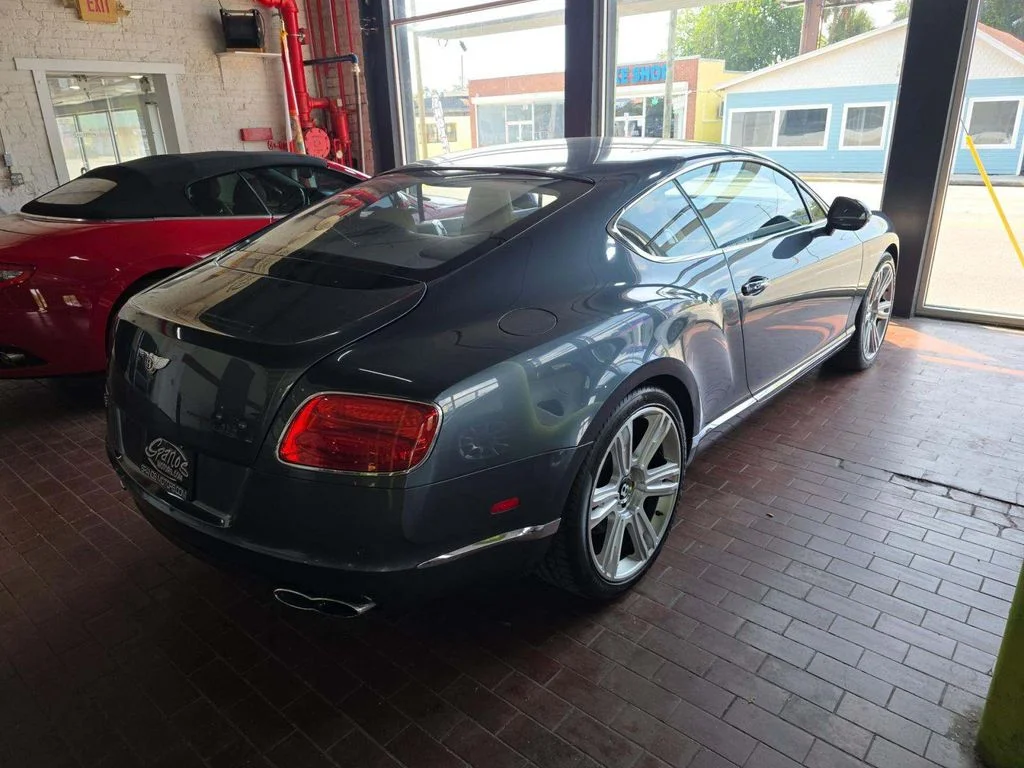 Used 2013 Blue Bentley V8 image 4