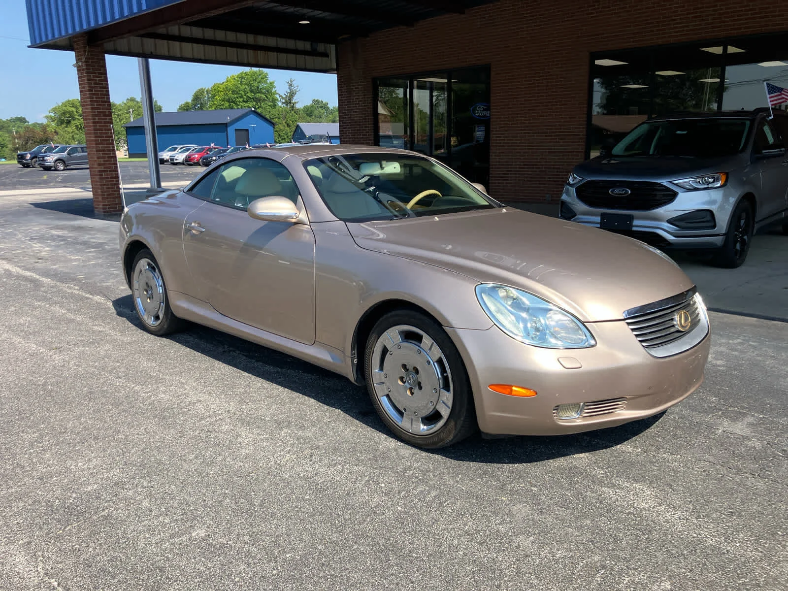 Used 2004 Egyptian Sand Pearl Lexus  image 2