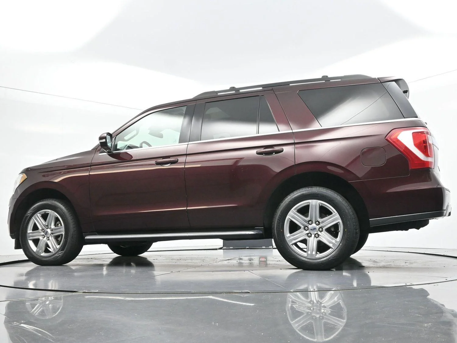 Used 2020 Burgundy Velvet Metallic Tinted Clearcoat Ford XLT image 50