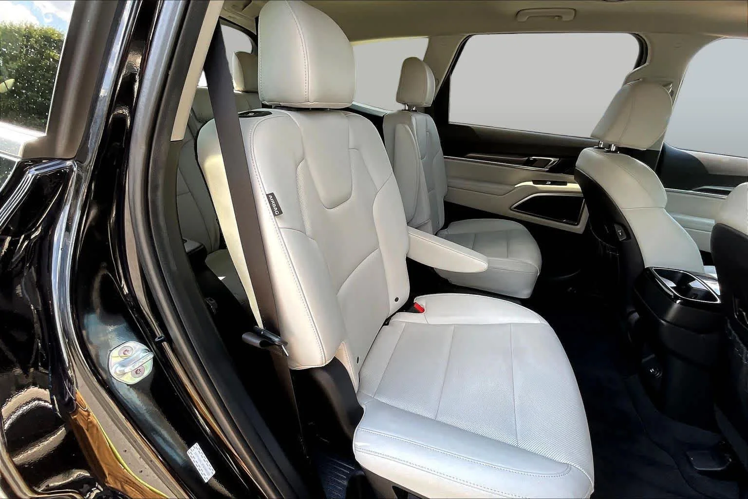 Used 2023 Ebony Black Kia S image 41