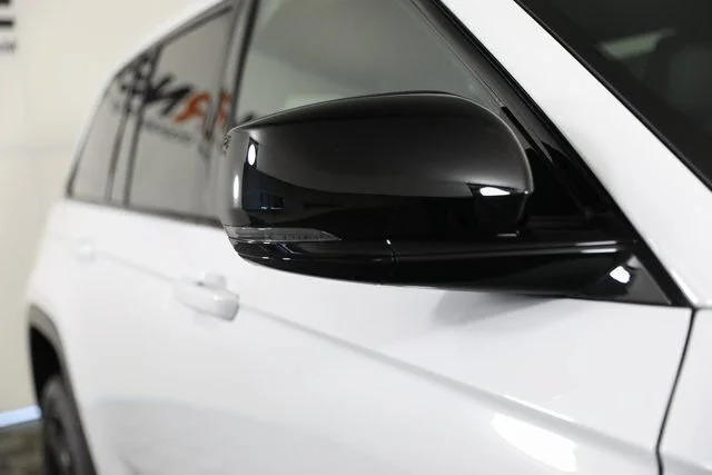 New 2025 Bright White Clear-Coat Exterior Paint Jeep Limited image 27